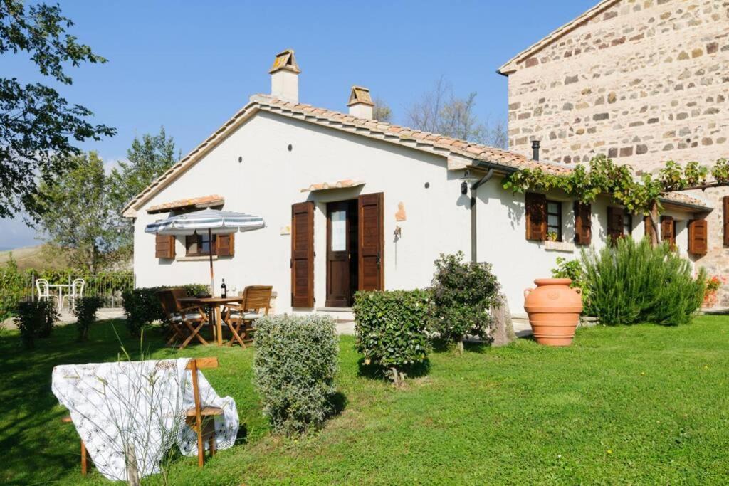 Cottage Assolata Overlooking The Orcia Valley In Tuscany Radicofani Buitenkant foto